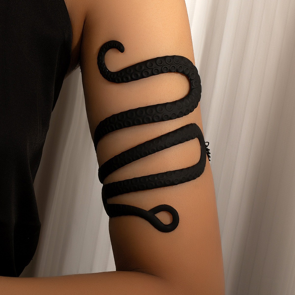Body Jewelry High End - Edgy Alloy Snake Arm Cuff -
